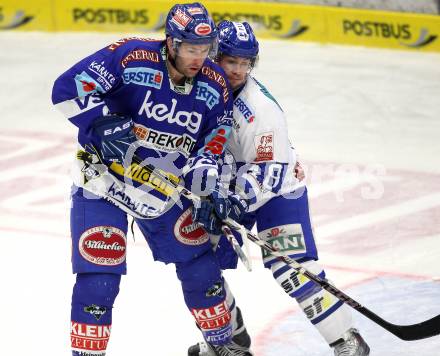 EBEL. Eishockey Bundesliga. EC Rekordfenster VSV gegen KHL Medvescak Zagreb. Tomaz Razingar, (VSV), Kenneth Macauley (Zagreb). Villach, am 2.1.2011.
Foto: Kuess

---
pressefotos, pressefotografie, kuess, qs, qspictures, sport, bild, bilder, bilddatenbank