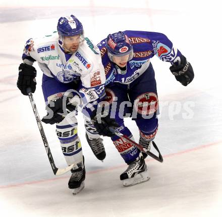 EBEL. Eishockey Bundesliga. EC Rekordfenster VSV gegen KHL Medvescak Zagreb. Michael Raffl, (VSV), Alan Letang (Zagreb). Villach, am 2.1.2011.
Foto: Kuess

---
pressefotos, pressefotografie, kuess, qs, qspictures, sport, bild, bilder, bilddatenbank
