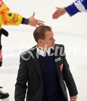 EBEL. Eishockey Bundesliga. EC Rekordfenster VSV gegen Vienna Capitals. Trainer Johan Stroemwall (VSV). Villach, am 4.1.2011.
Foto: Kuess

---
pressefotos, pressefotografie, kuess, qs, qspictures, sport, bild, bilder, bilddatenbank