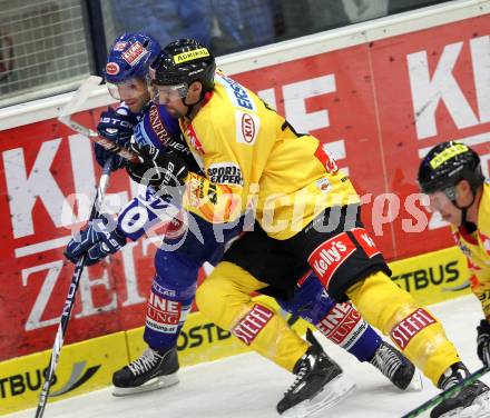 EBEL. Eishockey Bundesliga. EC Rekordfenster VSV gegen Vienna Capitals. Derek Damon, (VSV), Martin Oraze (Vienna). Villach, am 4.1.2011.
Foto: Kuess

---
pressefotos, pressefotografie, kuess, qs, qspictures, sport, bild, bilder, bilddatenbank