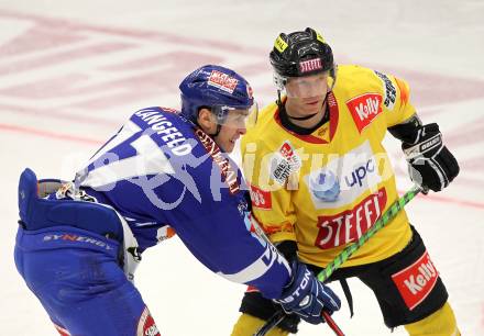 EBEL. Eishockey Bundesliga. EC Rekordfenster VSV gegen Vienna Capitals. Joshua Langfeld, (VSV), Jeremy Rebek (Vienna). Villach, am 4.1.2011.
Foto: Kuess

---
pressefotos, pressefotografie, kuess, qs, qspictures, sport, bild, bilder, bilddatenbank