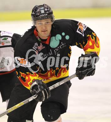 Eishockey Carinthian Hockey League. CHL. EC Tarco Woelfe gegen EC SV Spittal. Jaromir Smatrala (Spittal). Klagenfurt, am 5.1.2011.
Foto: Kuess
---
pressefotos, pressefotografie, kuess, qs, qspictures, sport, bild, bilder, bilddatenbank