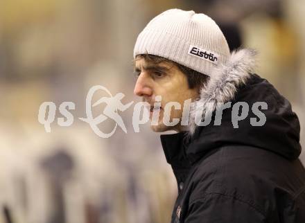 Eishockey Carinthian Hockey League. CHL. EC Tarco Woelfe gegen EC SV Spittal. Trainer Helmuth Plankensteiner (Spittal). Klagenfurt, am 5.1.2011.
Foto: Kuess
---
pressefotos, pressefotografie, kuess, qs, qspictures, sport, bild, bilder, bilddatenbank