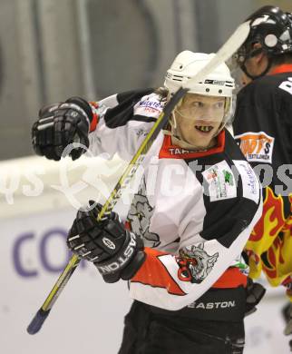 Eishockey Carinthian Hockey League. CHL. EC Tarco Woelfe gegen EC SV Spittal. Torjubel Heiko Ofner (Tarco). Klagenfurt, am 5.1.2011.
Foto: Kuess
---
pressefotos, pressefotografie, kuess, qs, qspictures, sport, bild, bilder, bilddatenbank