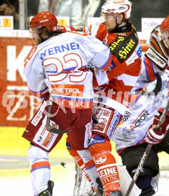 EBEL. Eishockey Bundesliga. EC KAC gegen HK Acroni Jesenice. Gregor Hager, (KAC), Eric Werner (Jesenice). Klagenfurt, am 9.1.2011.
Foto: Kuess 

---
pressefotos, pressefotografie, kuess, qs, qspictures, sport, bild, bilder, bilddatenbank