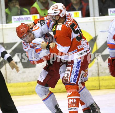 EBEL. Eishockey Bundesliga. EC KAC gegen HK Acroni Jesenice. Andrew Schneider, (KAC), Robert Sabolic (Jesenice). Klagenfurt, am 9.1.2011.
Foto: Kuess 

---
pressefotos, pressefotografie, kuess, qs, qspictures, sport, bild, bilder, bilddatenbank