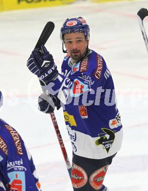 EBEL. Eishockey Bundesliga. EC Rekordfenster VSV gegen Vienna Capitals. Gerhard Unterluggauer (VSV). Villach, am 4.1.2011.
Foto: Kuess

---
pressefotos, pressefotografie, kuess, qs, qspictures, sport, bild, bilder, bilddatenbank