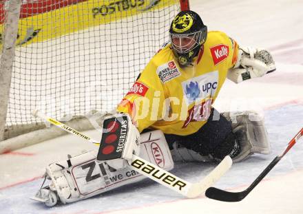 EBEL. Eishockey Bundesliga. EC Rekordfenster VSV gegen Vienna Capitals. Adam Hauser (Vienna). Villach, am 4.1.2011.
Foto: Kuess

---
pressefotos, pressefotografie, kuess, qs, qspictures, sport, bild, bilder, bilddatenbank