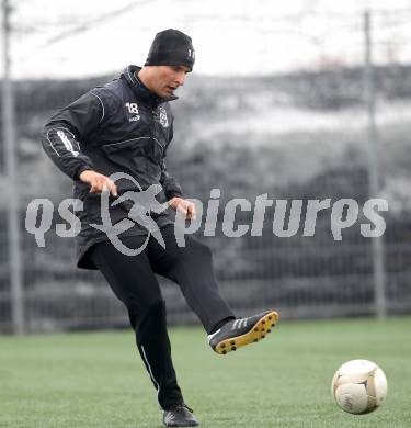 Fussball. WAC/St.Andrae. Trainingsbeginn. Pirker Thomas.  St. Andrae, 10.1.2011.
Foto: Kuess
---
pressefotos, pressefotografie, kuess, qs, qspictures, sport, bild, bilder, bilddatenbank