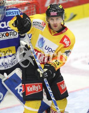 EBEL. Eishockey Bundesliga. EC Rekordfenster VSV gegen Vienna Capitals.  Francois Fortier (Vienna). Villach, am 4.1.2011.
Foto: Kuess

---
pressefotos, pressefotografie, kuess, qs, qspictures, sport, bild, bilder, bilddatenbank