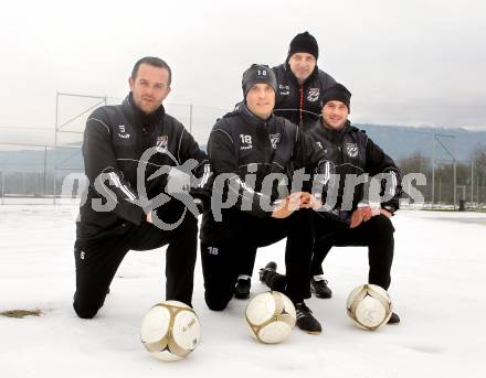 Fussball. WAC/St.Andrae. Trainingsbeginn. Johannes Jochum, Thomas Pirker, Gernot Messner, Co-Trainer Slobodan Grubor. St. Andrae, 10.1.2011.
Foto: Kuess
---
pressefotos, pressefotografie, kuess, qs, qspictures, sport, bild, bilder, bilddatenbank