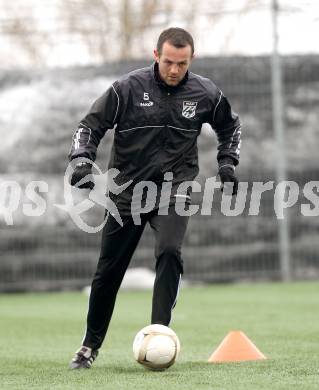 Fussball. WAC/St.Andrae. Trainingsbeginn. Jochum Hannes. St. Andrae, 10.1.2011.
Foto: Kuess
---
pressefotos, pressefotografie, kuess, qs, qspictures, sport, bild, bilder, bilddatenbank