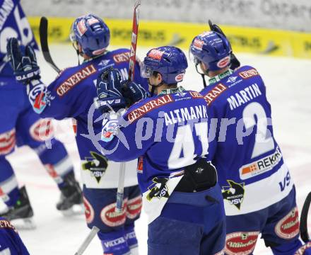 EBEL. Eishockey Bundesliga. EC Rekordfenster VSV gegen Vienna Capitals. Jubel (VSV). Villach, am 4.1.2011.
Foto: Kuess

---
pressefotos, pressefotografie, kuess, qs, qspictures, sport, bild, bilder, bilddatenbank