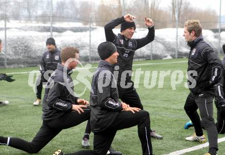 Fussball. WAC/St.Andrae. Trainingsbeginn. Oberaender Daniel, Zakany Sandro,Sollbauer Michael, Pirker Thomas. St. Andrae, 10.1.2011.
Foto: Kuess
---
pressefotos, pressefotografie, kuess, qs, qspictures, sport, bild, bilder, bilddatenbank