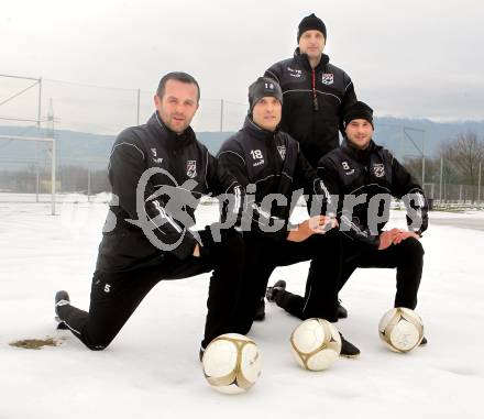 Fussball. WAC/St.Andrae. Trainingsbeginn. Johannes Jochum, Thomas Pirker, Gernot Messner, Co-Trainer Slobodan Grubor. St. Andrae, 10.1.2011.
Foto: Kuess
---
pressefotos, pressefotografie, kuess, qs, qspictures, sport, bild, bilder, bilddatenbank