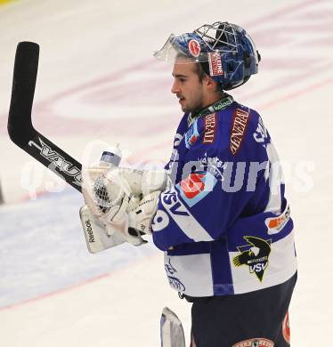 EBEL. Eishockey Bundesliga. EC Rekordfenster VSV gegen Vienna Capitals. Bernhard Starkbaum (VSV). Villach, am 4.1.2011.
Foto: Kuess

---
pressefotos, pressefotografie, kuess, qs, qspictures, sport, bild, bilder, bilddatenbank