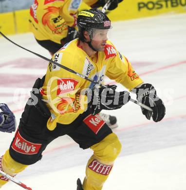 EBEL. Eishockey Bundesliga. EC Rekordfenster VSV gegen Vienna Capitals. , Francois Bouchard (Vienna). Villach, am 4.1.2011.
Foto: Kuess

---
pressefotos, pressefotografie, kuess, qs, qspictures, sport, bild, bilder, bilddatenbank