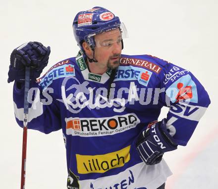 EBEL. Eishockey Bundesliga. EC Rekordfenster VSV gegen Vienna Capitals. Gerhard Unterluggauer (VSV). Villach, am 4.1.2011.
Foto: Kuess

---
pressefotos, pressefotografie, kuess, qs, qspictures, sport, bild, bilder, bilddatenbank