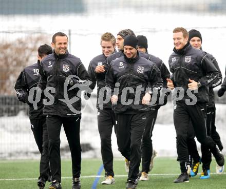 Fussball. WAC/St.Andrae. Trainingsbeginn. Jochum Hannes, Messner Gernot, Oberlaender Daniel. St. Andrae, 10.1.2011.
Foto: Kuess
---
pressefotos, pressefotografie, kuess, qs, qspictures, sport, bild, bilder, bilddatenbank