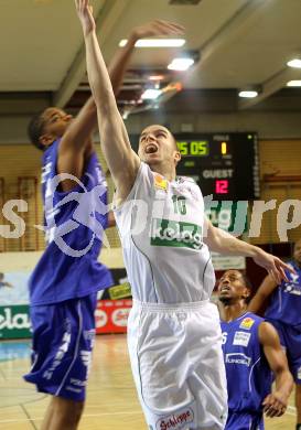 Basketball Bundesliga. Woerthersee Piraten gegen Oberwart Gunners.  Gunther Zajic (Piraten). Klagenfurt, 9.1.2011.
Foto:  Kuess

---
pressefotos, pressefotografie, kuess, qs, qspictures, sport, bild, bilder, bilddatenbank