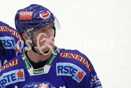 EBEL. Eishockey Bundesliga. EC Rekordfenster VSV gegen Vienna Capitals. Michael Raffl (VSV). Villach, am 4.1.2011.
Foto: Kuess

---
pressefotos, pressefotografie, kuess, qs, qspictures, sport, bild, bilder, bilddatenbank