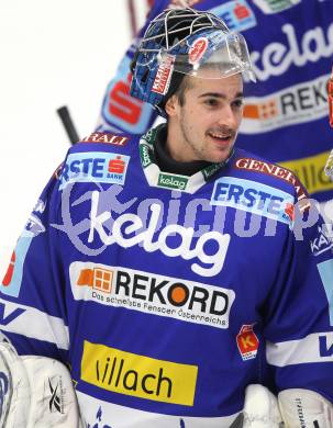 EBEL. Eishockey Bundesliga. EC Rekordfenster VSV gegen Vienna Capitals. Bernhard Starkbaum (VSV). Villach, am 4.1.2011.
Foto: Kuess

---
pressefotos, pressefotografie, kuess, qs, qspictures, sport, bild, bilder, bilddatenbank