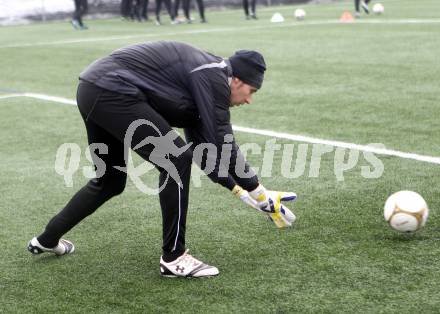 Fussball. WAC/St.Andrae. Trainingsbeginn. Takats Stefan. St. Andrae, 10.1.2011.
Foto: Kuess
---
pressefotos, pressefotografie, kuess, qs, qspictures, sport, bild, bilder, bilddatenbank