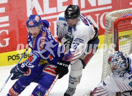 EBEL. Eishockey Bundesliga. EC Rekordfenster VSV gegen SAPA Fehervar AV19. Roland Kaspitz, (VSV), Eric Johansson (Alba Volan). Villach, am 14.1.2011.
Foto: Kuess

---
pressefotos, pressefotografie, kuess, qs, qspictures, sport, bild, bilder, bilddatenbank