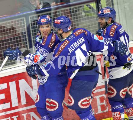 EBEL. Eishockey Bundesliga. EC Rekordfenster VSV gegen SAPA Fehervar AV19. Torjubel Joshua Langfeld, Mario Altmann, Derek Damon (VSV). Villach, am 14.1.2011.
Foto: Kuess

---
pressefotos, pressefotografie, kuess, qs, qspictures, sport, bild, bilder, bilddatenbank