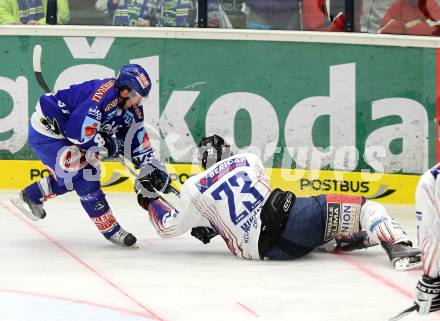 EBEL. Eishockey Bundesliga. EC Rekordfenster VSV gegen SAPA Fehervar AV19. Roland Kaspitz, (VSV), Arpad Mihaly (Alba Volan). Villach, am 14.1.2011.
Foto: Kuess

---
pressefotos, pressefotografie, kuess, qs, qspictures, sport, bild, bilder, bilddatenbank