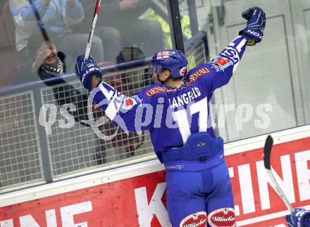 EBEL. Eishockey Bundesliga. EC Rekordfenster VSV gegen SAPA Fehervar AV19. Torjubel Joshua Langfeld (VSV). Villach, am 14.1.2011.
Foto: Kuess

---
pressefotos, pressefotografie, kuess, qs, qspictures, sport, bild, bilder, bilddatenbank