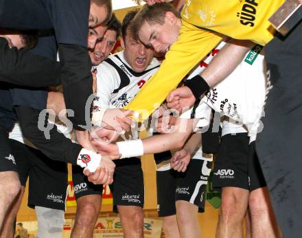 Handball Bundesliga. SC Ferlach gegen Hollabrunn. Jubel Ferlach. Ferlach, 15.1.2011.
Foto: Kuess
---
pressefotos, pressefotografie, kuess, qs, qspictures, sport, bild, bilder, bilddatenbank