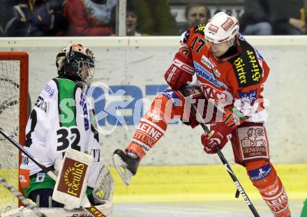 EBEL. Eishockey Bundesliga. EC KAC gegen HDD TILIA Olimpija Ljubljana. Gregor Hager, (KAC), Jan Chabera (Laibach). Klagenfurt, am 16.1.2011.
Foto: Kuess 

---
pressefotos, pressefotografie, kuess, qs, qspictures, sport, bild, bilder, bilddatenbank