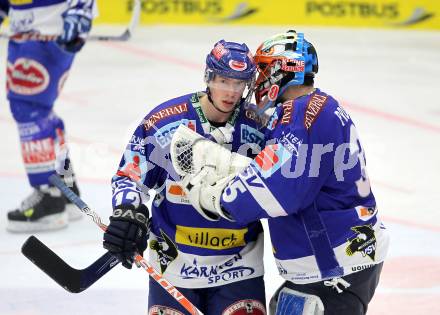 EBEL. Eishockey Bundesliga. EC VSV gegen  SAPA Fehervar AV19. Michael Raffl, Gert Prohaska (VSV). Villach, am 14.1.2011.
Foto: Kuess
---
pressefotos, pressefotografie, kuess, qs, qspictures, sport, bild, bilder, bilddatenbank