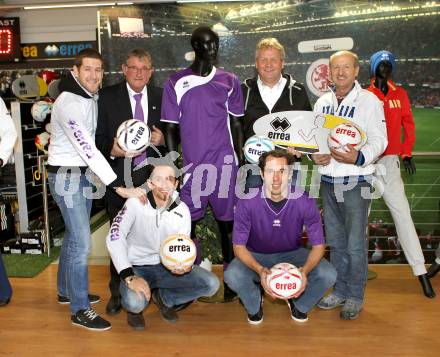 Fussball. SK Austria Klagenfurt. Sponsor Errea. Matthias Dollinger, Christian Prawda, Marko Loibnegger, Josef Loibnegger, Wilhelm Schellander, Hans Slocker. Klagenfurt, 20.1.2011.
Foto: Kuess
---
pressefotos, pressefotografie, kuess, qs, qspictures, sport, bild, bilder, bilddatenbank