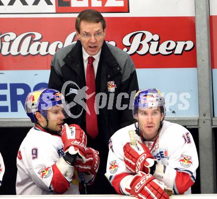 EBEL. Eishockey Bundesliga. EC  VSV gegen EC Red Bull Salzburg.  Thomas Koch, Trainer Pierre Page (Salzburg). Villach, am 21.1.2011.
Foto: Kuess 


---
pressefotos, pressefotografie, kuess, qs, qspictures, sport, bild, bilder, bilddatenbank