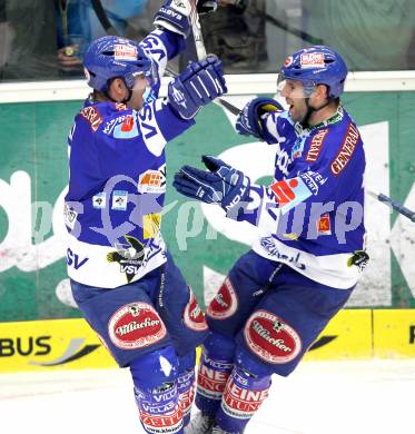 EBEL. Eishockey Bundesliga. EC  VSV gegen EC Red Bull Salzburg.  Torjubel Kevin Mitchell, Derek Damon, (VSV). Villach, am 21.1.2011.
Foto: Kuess 


---
pressefotos, pressefotografie, kuess, qs, qspictures, sport, bild, bilder, bilddatenbank