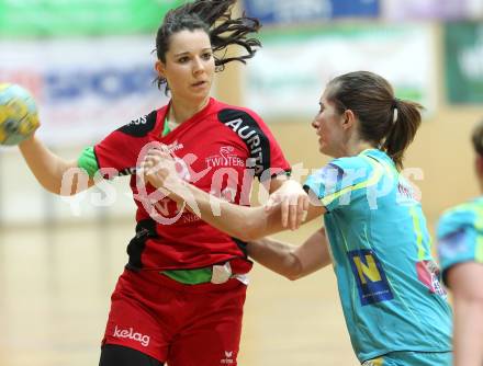 Handball. Women Handball Austria. SG Witasek Kaernten gegen Hypo Niederoesterreich 1.  Katja Jamnik, (Kaernten), Marion Limal (Niederoesterreich). Feldkirchen, am 23.1.2011.
Foto: Kuess
---
pressefotos, pressefotografie, kuess, qs, qspictures, sport, bild, bilder, bilddatenbank