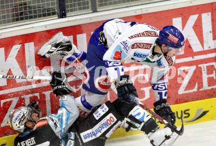 EBEL. Eishockey Bundesliga. EC  VSV gegen EHC LIWEST Linz.  Michael Raffl, (VSV), Robert Lukas (Linz). Villach, am 23.1.2011.
Foto: Kuess 


---
pressefotos, pressefotografie, kuess, qs, qspictures, sport, bild, bilder, bilddatenbank