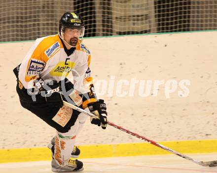 Eishockey CHL. Carinthian Hockey League. USC Velden gegen VST Adler Wild Voelkermarkt. Thomas Steinwender (Velden). Velden, am 22.1.2011.
Foto: Kuess
---
pressefotos, pressefotografie, kuess, qs, qspictures, sport, bild, bilder, bilddatenbank