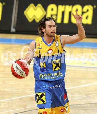 Basketball Bundesliga. Woerthersee Piraten gegen UBC St. Poelten.  David Jandl  (St. Poelten). Klagenfurt, 22.1.2011.
Foto:  Kuess

---
pressefotos, pressefotografie, kuess, qs, qspictures, sport, bild, bilder, bilddatenbank