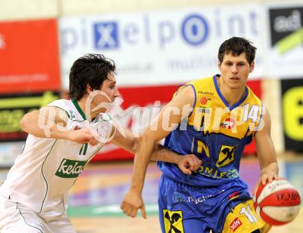 Basketball Bundesliga. Woerthersee Piraten gegen UBC St. Poelten.  Andreas Kuttnig (Piraten), Andreas Worenz (St. Poelten). Klagenfurt, 22.1.2011.
Foto:  Kuess

---
pressefotos, pressefotografie, kuess, qs, qspictures, sport, bild, bilder, bilddatenbank