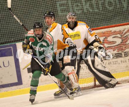 Eishockey CHL. Carinthian Hockey League. USC Velden gegen VST Adler Wild Voelkermarkt. Gernot Kucher, Markus Schmarl (Velden), Alexander Schein (Voelkermarkt). Velden, am 22.1.2011.
Foto: Kuess
---
pressefotos, pressefotografie, kuess, qs, qspictures, sport, bild, bilder, bilddatenbank