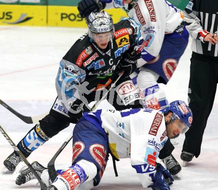 EBEL. Eishockey Bundesliga. EC  VSV gegen EHC LIWEST Linz. Derek Damon,  (VSV), Philipp Lukas (Linz). Villach, am 23.1.2011.
Foto: Kuess 


---
pressefotos, pressefotografie, kuess, qs, qspictures, sport, bild, bilder, bilddatenbank