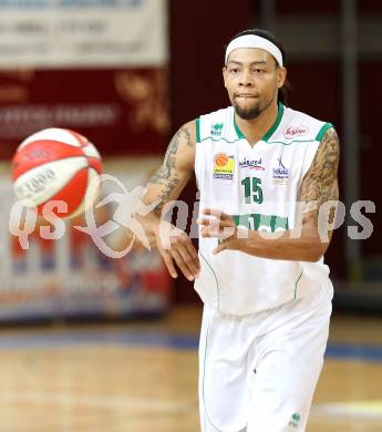 Basketball Bundesliga. Woerthersee Piraten gegen UBC St. Poelten.  Thomas Kennedy (Piraten). Klagenfurt, 22.1.2011.
Foto:  Kuess

---
pressefotos, pressefotografie, kuess, qs, qspictures, sport, bild, bilder, bilddatenbank