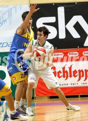 Basketball Bundesliga. Woerthersee Piraten gegen UBC St. Poelten.  Martin Breithuber (Piraten),  Nizar Kapic (St. Poelten). Klagenfurt, 22.1.2011.
Foto:  Kuess

---
pressefotos, pressefotografie, kuess, qs, qspictures, sport, bild, bilder, bilddatenbank