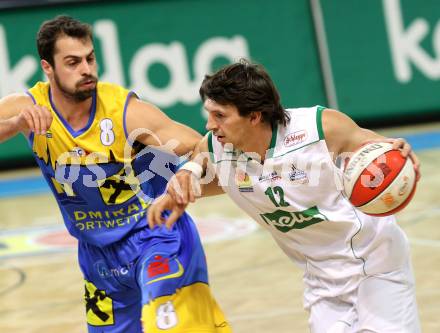 Basketball Bundesliga. Woerthersee Piraten gegen UBC St. Poelten.  Selmir Husanovic (Piraten), Tomislav Gaspar (St. Pölten). Klagenfurt, 22.1.2011.
Foto:  Kuess

---
pressefotos, pressefotografie, kuess, qs, qspictures, sport, bild, bilder, bilddatenbank