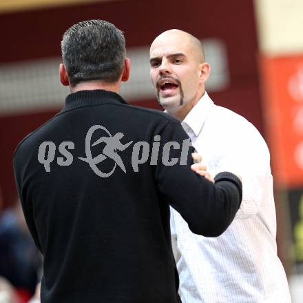 Basketball Bundesliga. Woerthersee Piraten gegen UBC St. Poelten.  Emir Osmanovic, Joachim Buggelsheim (Piraten). Klagenfurt, 22.1.2011.
Foto:  Kuess

---
pressefotos, pressefotografie, kuess, qs, qspictures, sport, bild, bilder, bilddatenbank