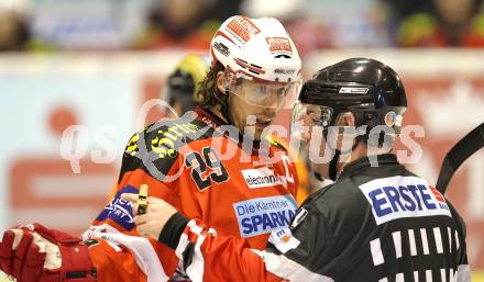 EBEL. Eishockey Bundesliga. KAC gegen Graz 99ers. Christoph Brandner, Schiedsrichter (KAC). Klagenfurt, am 25.1.2011.
Foto: Kuess 

---
pressefotos, pressefotografie, kuess, qs, qspictures, sport, bild, bilder, bilddatenbank