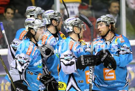 EBEL. Eishockey Bundesliga. KAC gegen EHC LIWEST BLACK WINGS LINZ. Torjubel Linz. Klagenfurt, am 28.1.2011.
Foto: Kuess 

---
pressefotos, pressefotografie, kuess, qs, qspictures, sport, bild, bilder, bilddatenbank